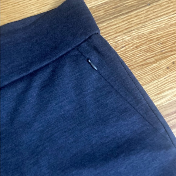 Elie Tahari Sz Large Straight Leg Stretch Pants in Heather Blue 32.5” Inseam - Picture 3 of 9